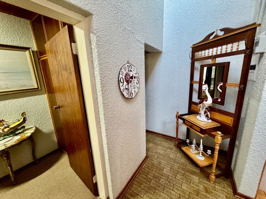 3 Bedroom Property for Sale in Van Der Hoff Park North West